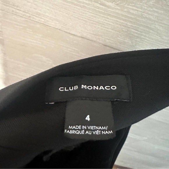 Club Monaco Yolande Black Gold Button
Palazoo Wide Leg Crop Pants - Picture 6 of 8